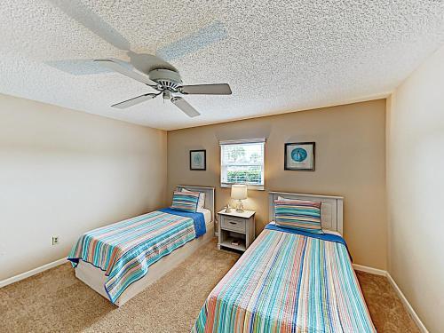 Waterfront Home With Stunning Views, Pool, Boat Dock Home