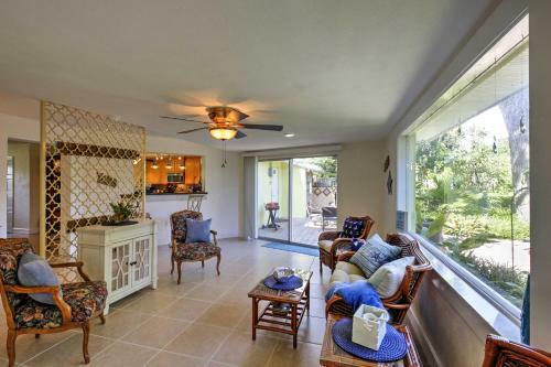 Tropical Ormond Beach Bungalow With Patio And Grill!