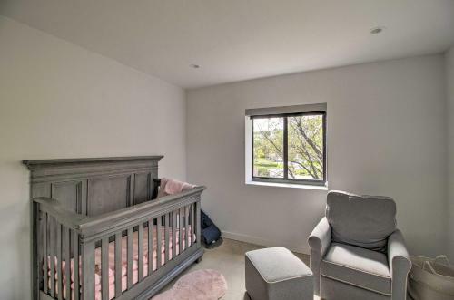 Apartamento Modern Palm Beach Apt With Pool Access And Crib!