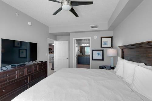 0406 1b/2 Bath With Bonus Room. Renovated April 2018!