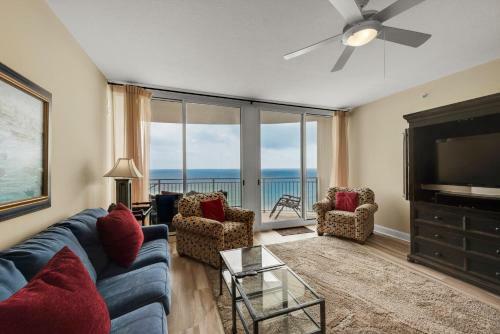 1205 - 2b/2 Bath With Bunks - Gulf Front Balcony - Living Room Faces The Gulf
