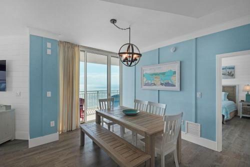 1901 - 3 Bedroom 3 Bath. Fully Renovated! Free Beach Chairs!