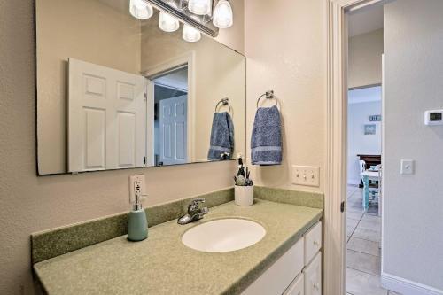 Apartamento Pcb Condo With Balcony - Walk To The Beach!