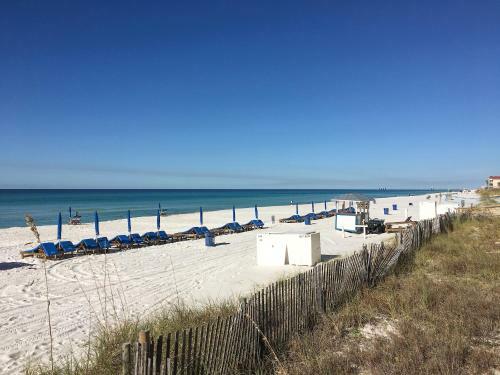 Apartamento New Listing! Gulf-front Gem With Multiple Pools Condo
