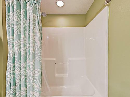 Apartamento New Listing! Gulf-front Gem With Multiple Pools Condo