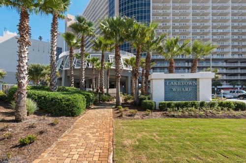 Laketown Wharf 116 (1/2)