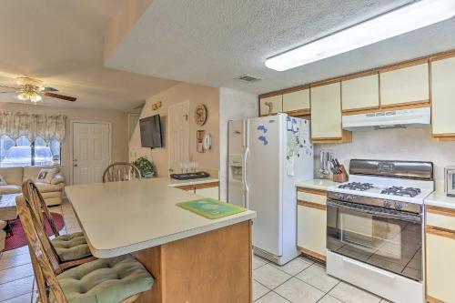Resort Townhome W/patio - 0.3 Miles To Beach!