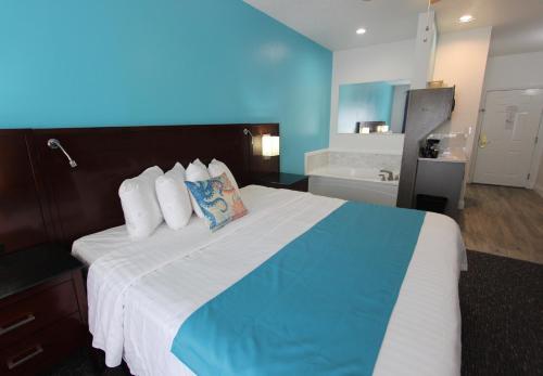 Hotel Pensacola, Formerly Luxury Suites