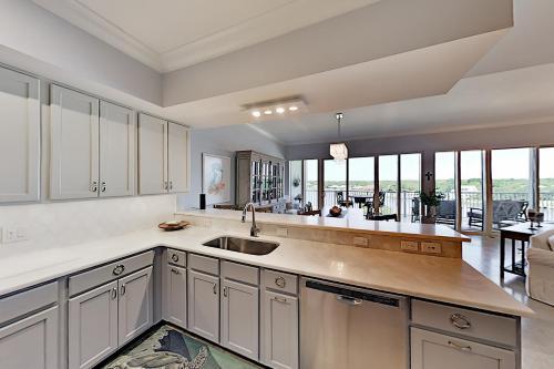 Apartamento Stunning All-suite Getaway With Pool, Private Beach Condo