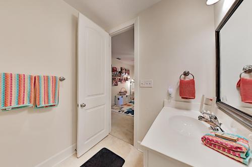 Apartamento Stunning All-suite Getaway With Pool, Private Beach Condo