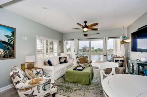 Vs482 - Spacious Unit On Little Sabine Bay