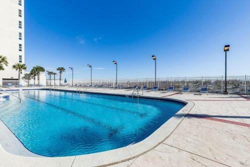 Newly Renovate Beachfront Beauty By Gulf Life