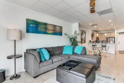 Newly Renovate Beachfront Beauty By Gulf Life
