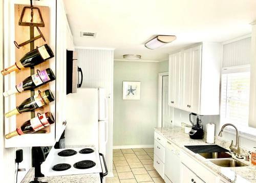 Newly Renovated 4 Br Pensacola Beach House