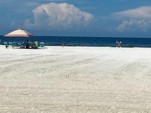 Villa Island House Beach Resort 1