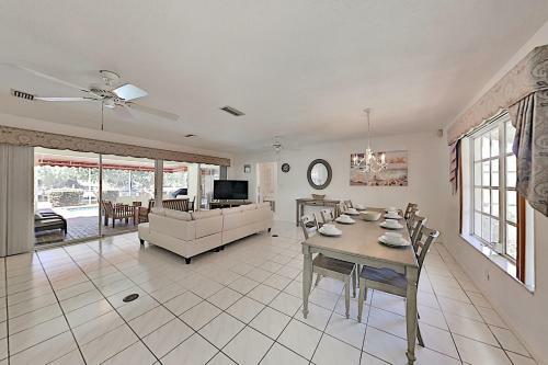 Waterfront Hideaway With Heated Pool, Dock & Garage Home