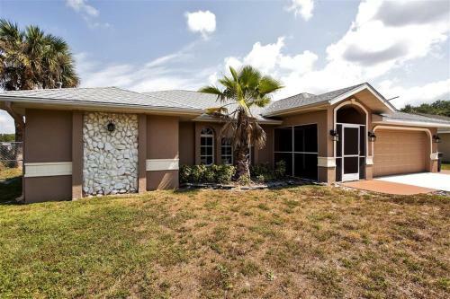 Port Charlotte Home With Views, Heated Pool And Spa!