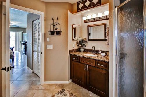 Port Charlotte Home With Views, Heated Pool And Spa!