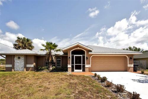 Port Charlotte Home With Views, Heated Pool And Spa!