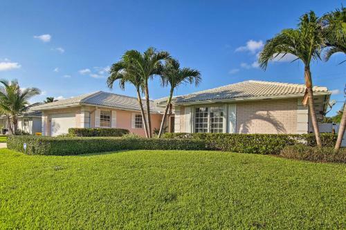 Riviera Beach Home With Private Pool-1 Min To Coast!