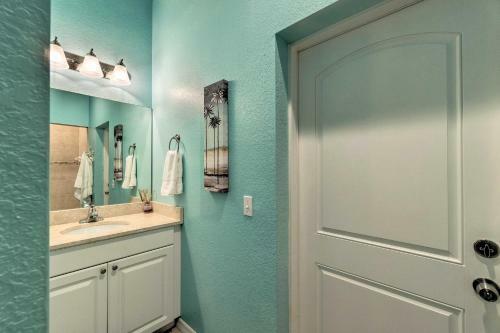 Port Charlotte Canalfront Home With Pool And Dry Bar!