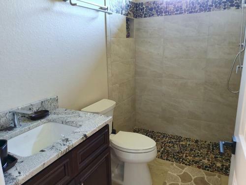 Villa Stunning Brand New 3 Bed Home, Fabulous Pool Overlooking River,