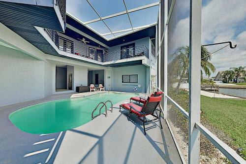 Beautiful River Home With Private Pool, Dock & Beach Home
