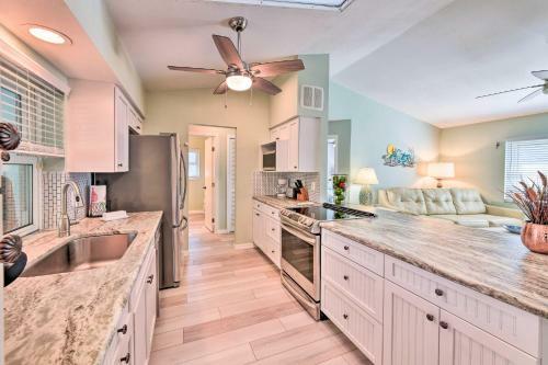 Family Fun - Port Charlotte Beach Bungalow!