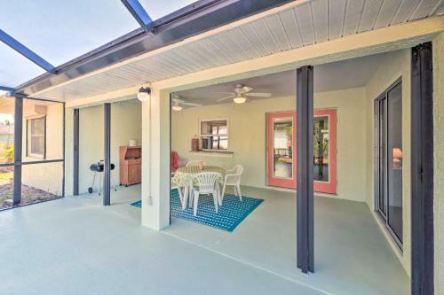 Family Fun - Port Charlotte Beach Bungalow!