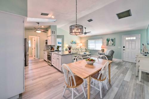 Family Fun - Port Charlotte Beach Bungalow!