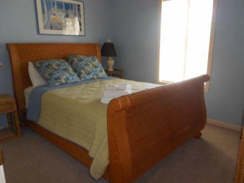 This 3 Bedroom, 2 Bath Home, Sleeps 6 Has Everything You Need For Your Vacation!
