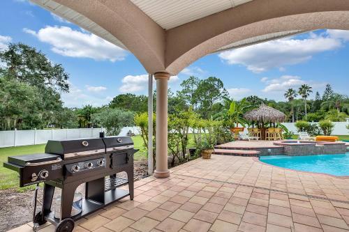 Luxury 5br Pool Spa Tiki Hut