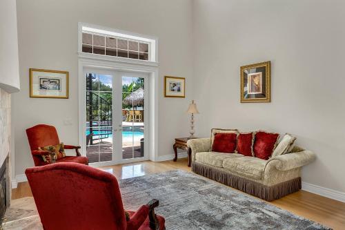 Luxury 5br Pool Spa Tiki Hut