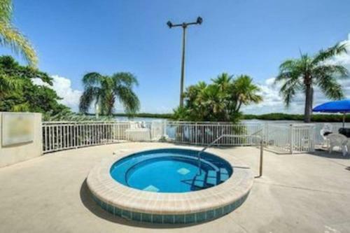 Apartamento Sea Breeze, Studio 510, Beach Steps Away!+pool+wifi
