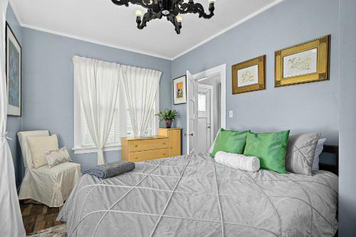 Apartamento Casa Bella- Chic, Retro Apt- Steps To Historic District!