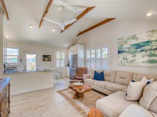?anastasia Lodge Cabana? Beach & Pool Oasis Home