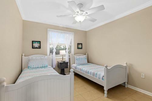Island Oasis - 3br 2ba - Steps To The Ocean!