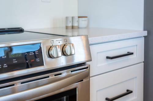 Bright, New Beach House -- 2 Blocks To Beach!