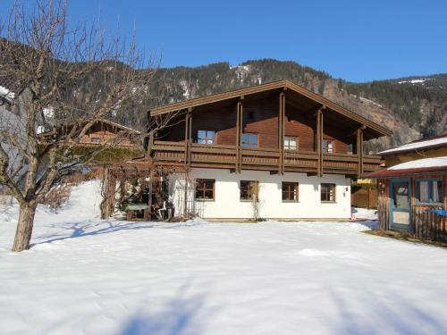 Holiday Home Josien Goldegg I
