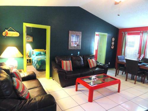 Apartamento Affordable Beach Condos -two Bed Condo With Full Kitchen Condo