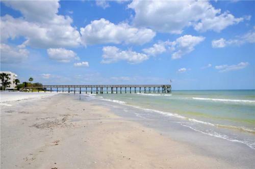 Seabreeze, 3br, Walk To Beach, Wifi, Pet Friendly, Sleeps 10