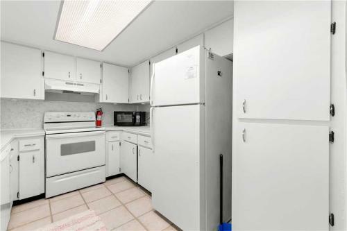 Seabreeze, 3br, Walk To Beach, Wifi, Pet Friendly, Sleeps 10