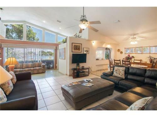 Affordable Beach Condos -three Bed 3 Bath House Home