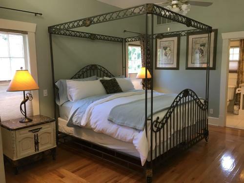 Bed & Breakfast Bay Street Inn