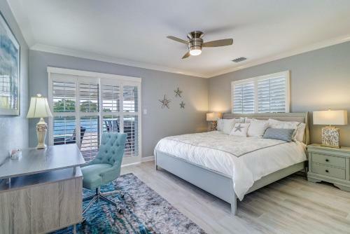 New Listing! Modern Retreat With Private Pool & Dock Home