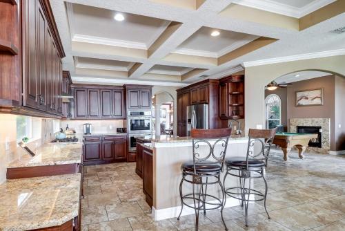 Gulf-front Estate With Pool & Direct Beach Access Home