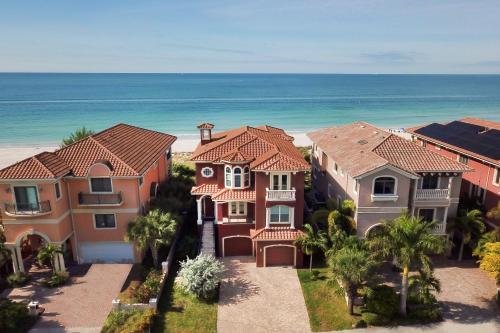 Gulf-front Estate With Pool & Direct Beach Access Home