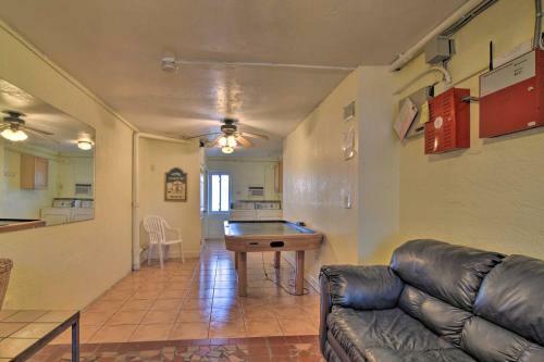Apartamento St Pete Beach Condo With Pool, 5-min Walk To Beach!
