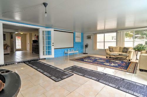 St Petersburg Home With Pool - 4 Miles From Downtown!
