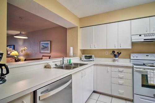 Apartamento St Petersburg Home With Pool Access, Oceanfront Views